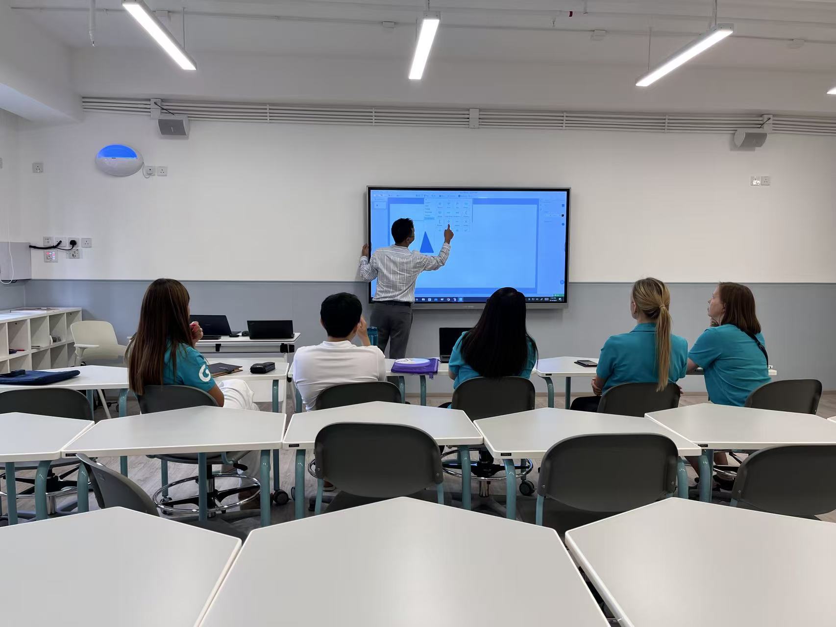 SMARTBoard 安裝場景 12